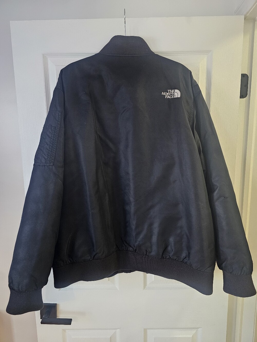 Classic North Face Insulated Black Bomber-Style Jacket - Picture 2 of 3